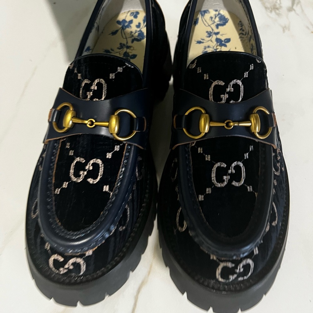 Gucci velvet loafers